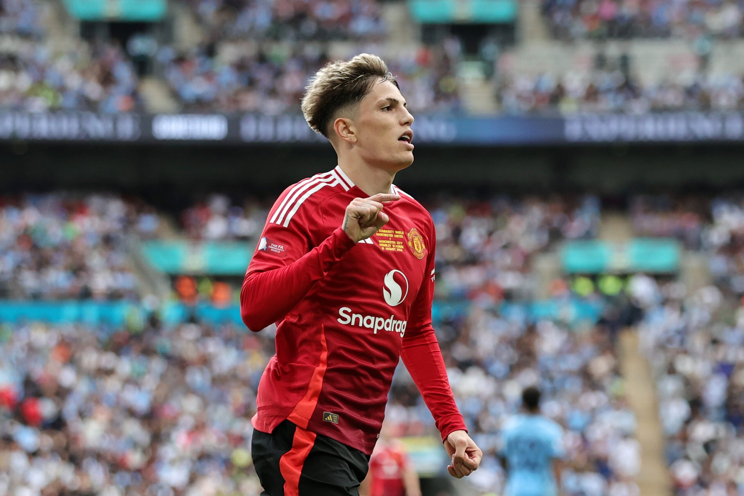 意甲转会期走向成谜；曼联官宣签约；话题不断；医务组通报恢复的简单介绍